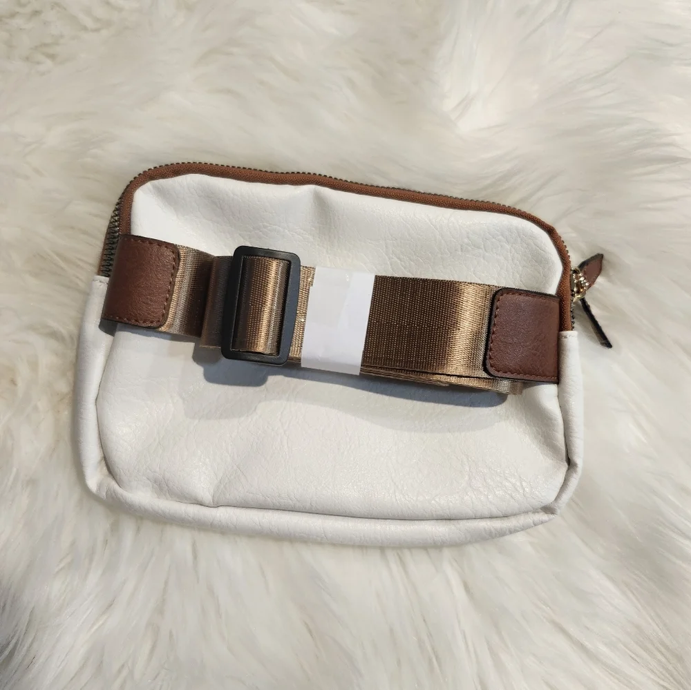 FAUX Leather Sling Bag✨️ - Picture 4 of 7